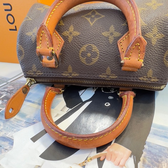 Louis Vuitton Mini Speedy Nano Duffle bag in Monogram LV Canvas Authentic - Picture 8 of 10